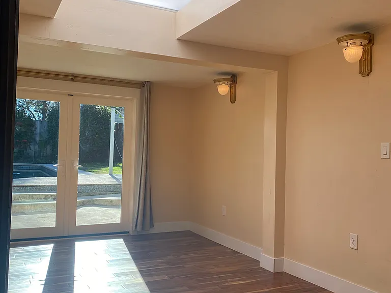 2055 Gold St — Photo 10