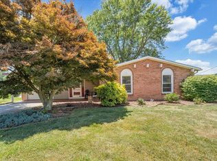 1100 Valleyview Dr, Pearisburg, VA 24134