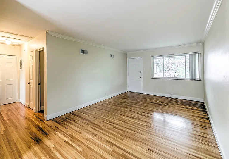 7848 Big Bend Blvd #6 — Photo 5