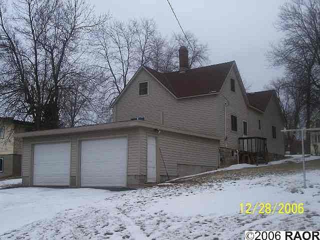 2nd image of 815 Adams Ave