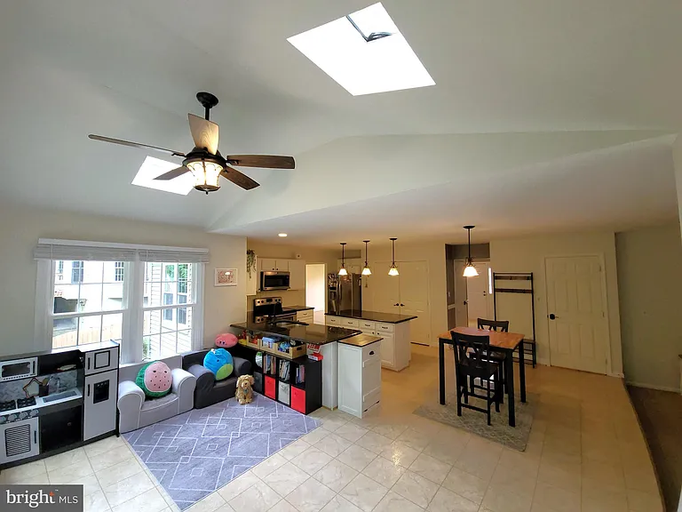 18 Willow Glen Ct — Photo 8