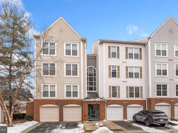 253 S Pickett St APT 102, Alexandria, VA 22304