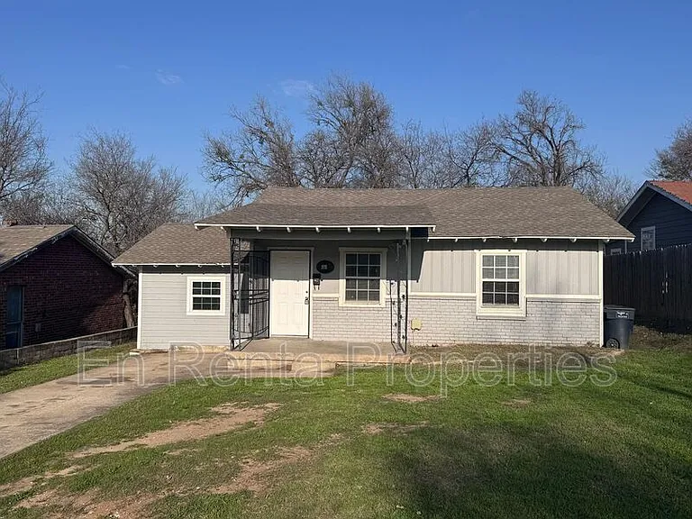 2818 NW 31st St — Photo 1