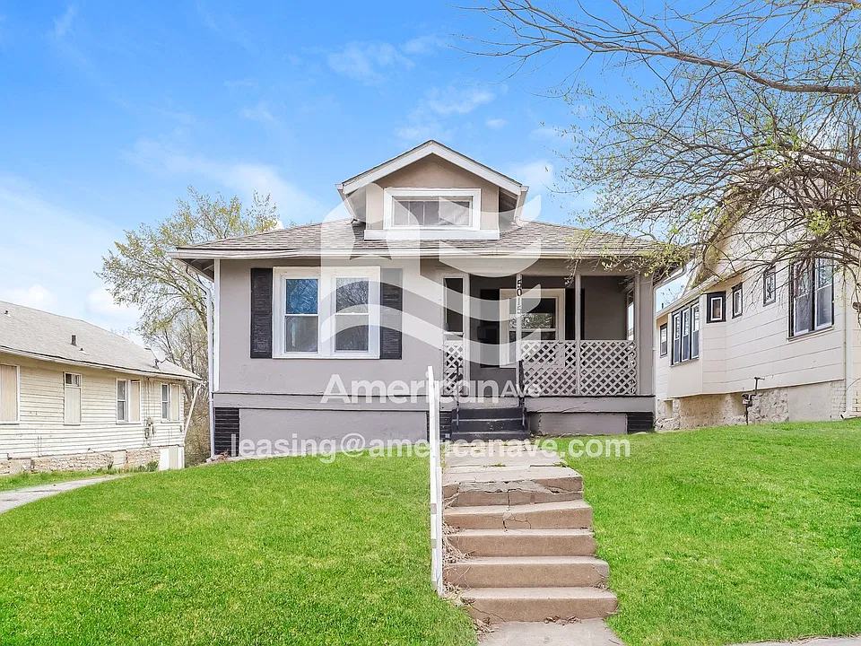 5015 Agnes Ave