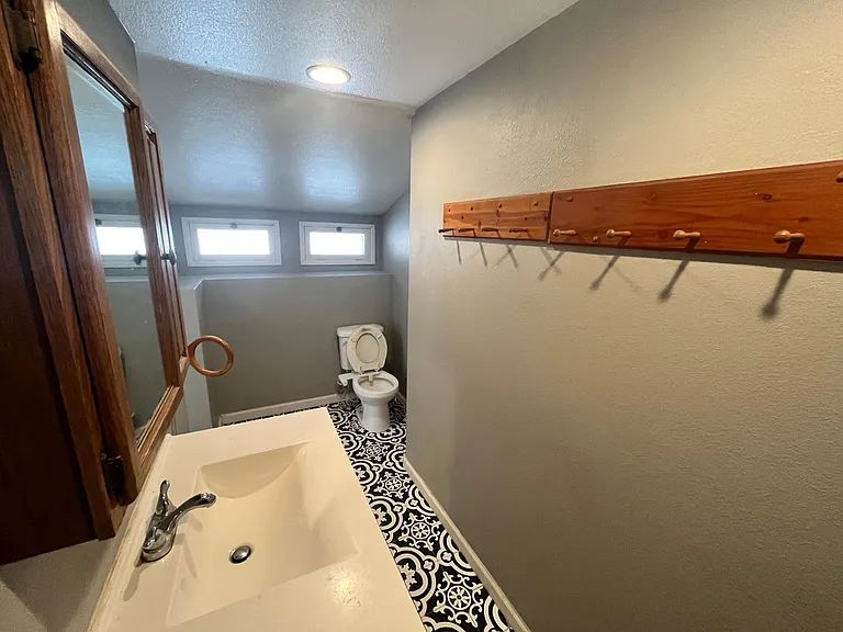 Delano Dr — Photo 8