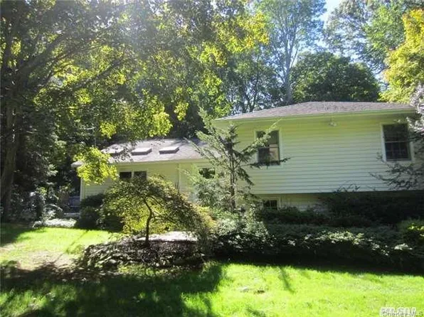 7 Bluebird Lane, Huntington, NY 11743