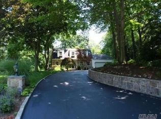 10 Heritage Ct, Cold Spring Harbor, NY 11724