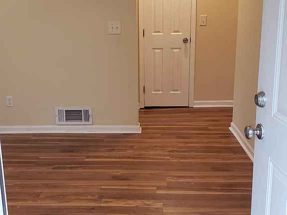 2nd image of 2731 Glenvalley Dr #A