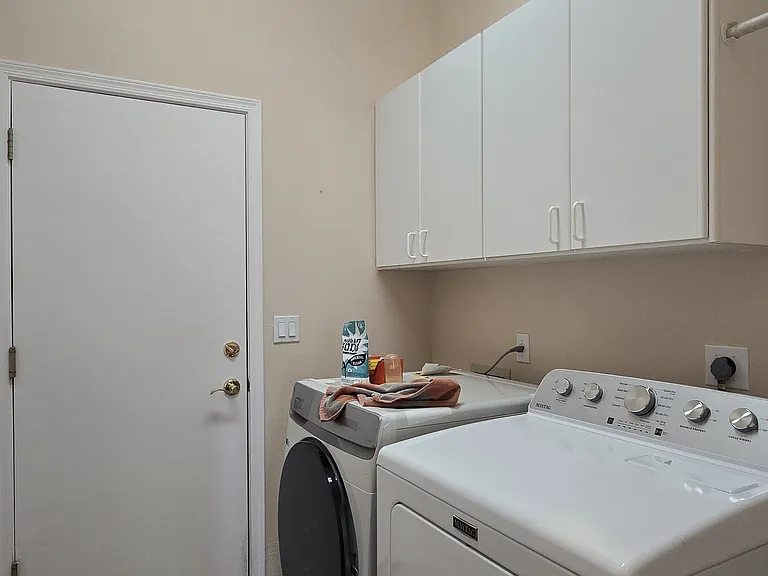 10335 E Rosemary Ln — Photo 29