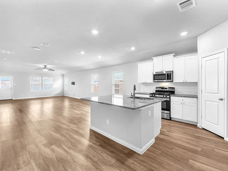 1044 Raceland Rd — Photo 4