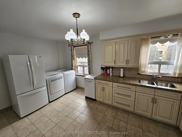 49 Algoma St — Photo 11