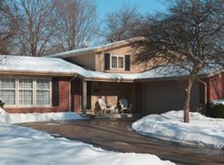 510 E Mill Valley Rd, Palatine, IL 60074