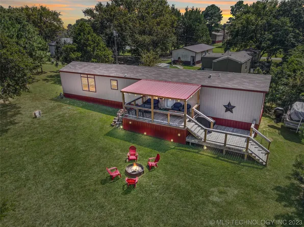 220 Buffalo St, Canadian, OK 74425