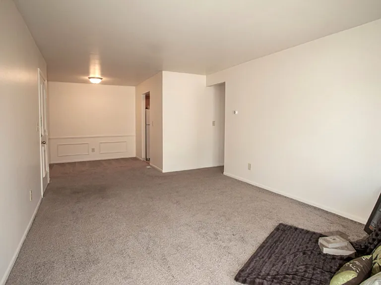 Avalon Woods Apartment Homes — Photo 10