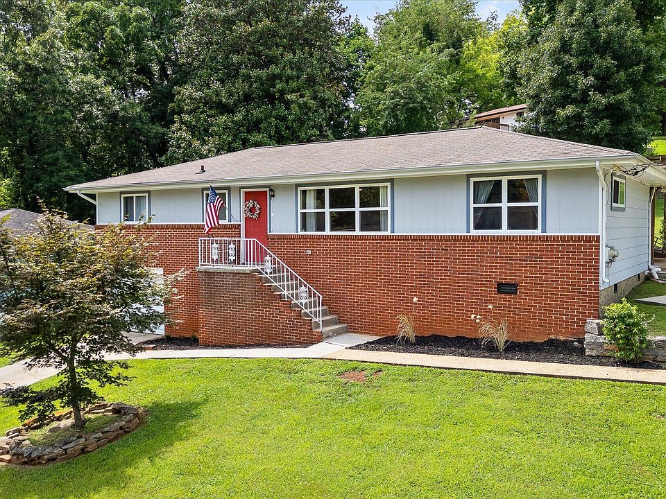 1st image of 3620 Parkway Dr