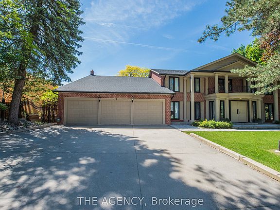 4th image of 7 Shady Oaks Cres