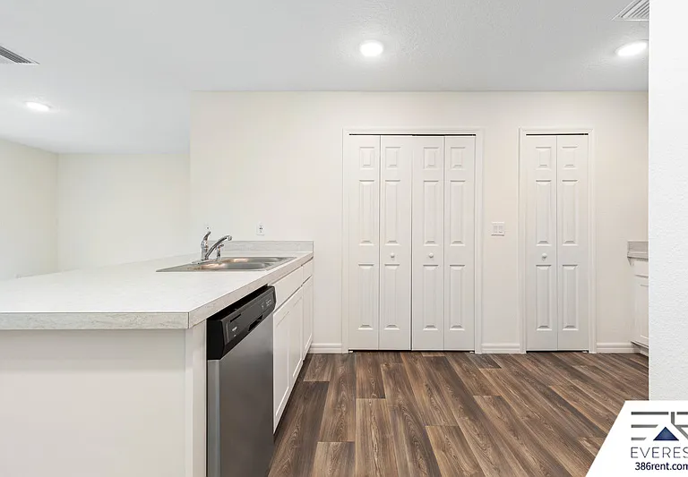 9 Roxland Ln — Photo 10