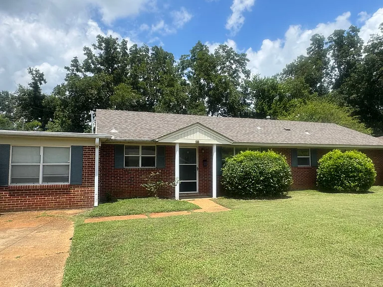3607 S Georgetown Dr — Photo 2