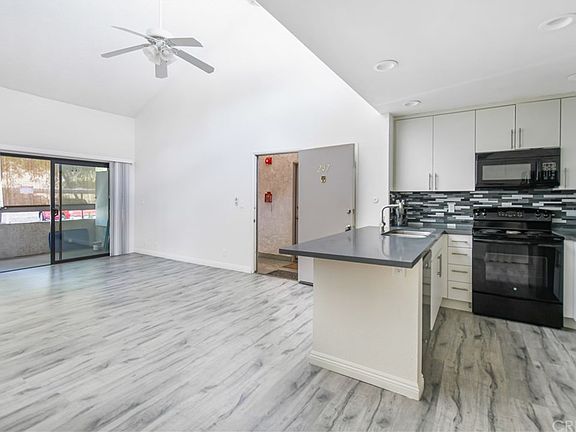 4th image of 25015 Peachland Ave Unit 247