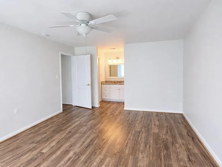8503 Falls Run Rd #B — Photo 19