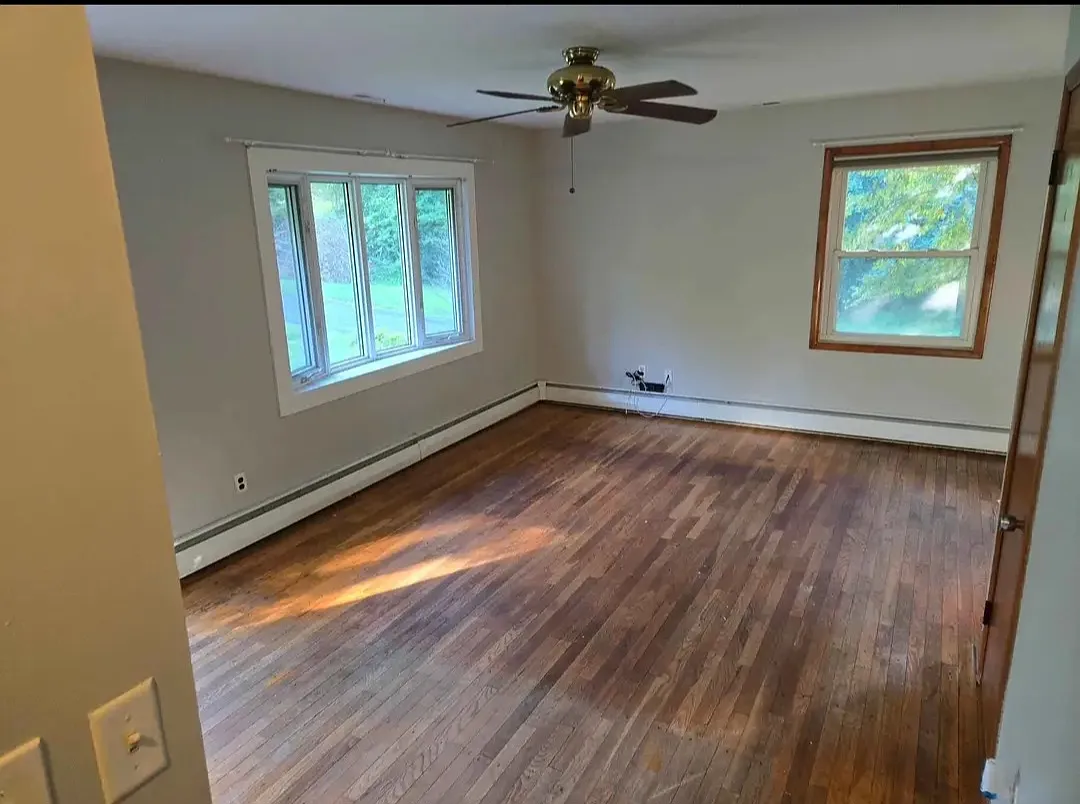3 bed, 1.5 bath, 1416 sqft, $2,200 — Photo 2