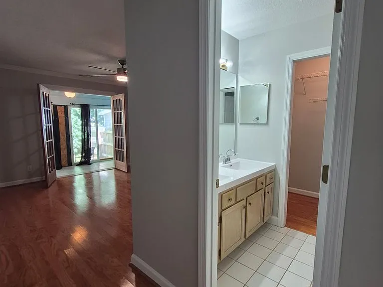 415 Park Ave #100 — Photo 7