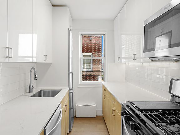 3rd image of 30 W 141st St APT 12F