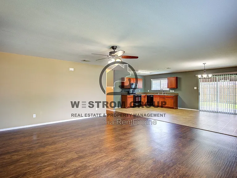 7000 Sylvan Meadows Dr — Photo 8