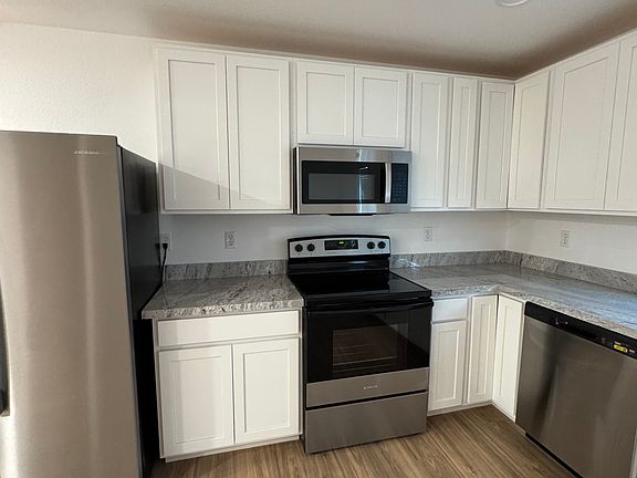 4th image of 402 W Railroad St #3