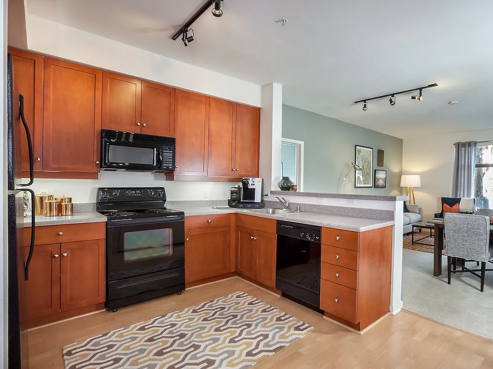 Kitchen - Avalon at Cahill Park
