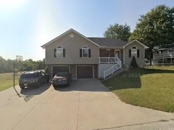705 Maple St, Wellington, MO 64097