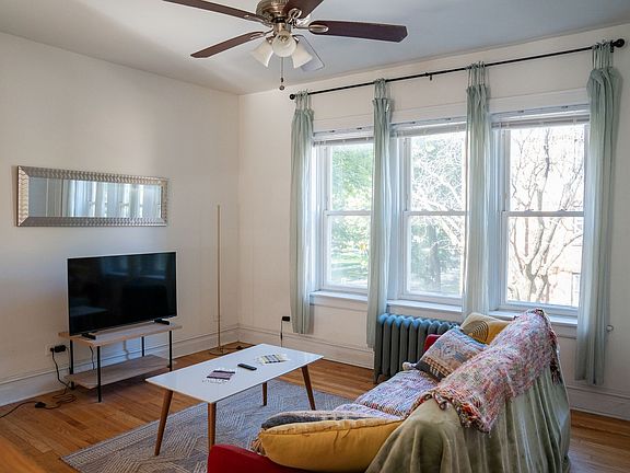 4th image of 4501-4509 N Oakley Ave #4501-2