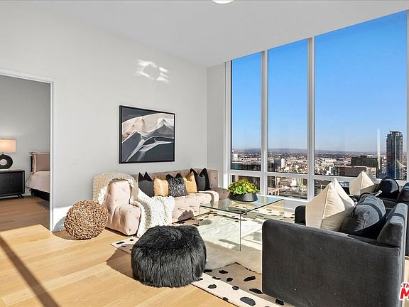 2nd image of 877 S Francisco St #4209