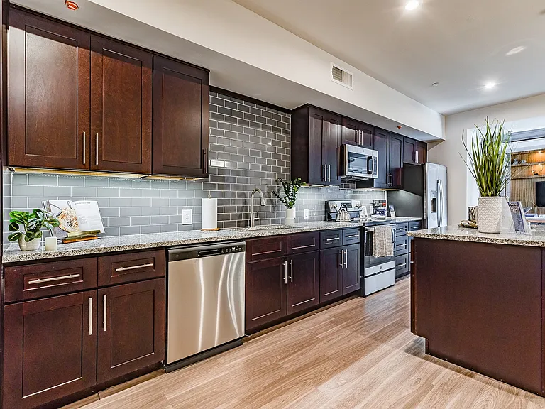 Nine12 Gateway Apartments — Photo 8