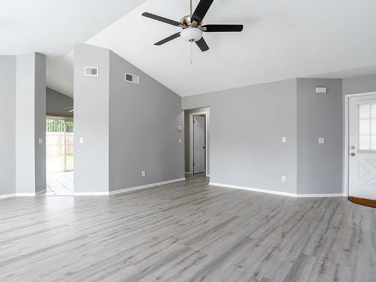 110 Riverraft Ct — Photo 7