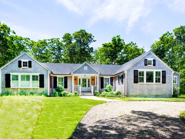 4 Bartlett Woods, Chilmark, MA 02535