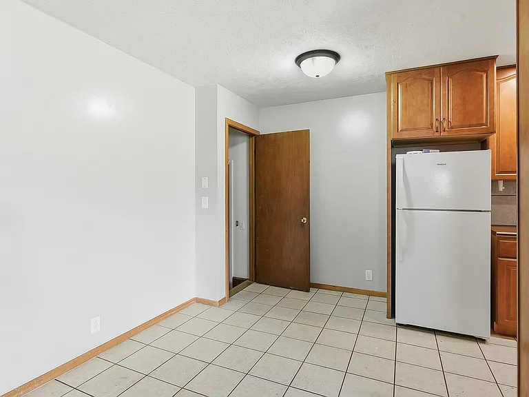 3202 Calhoun St — Photo 9