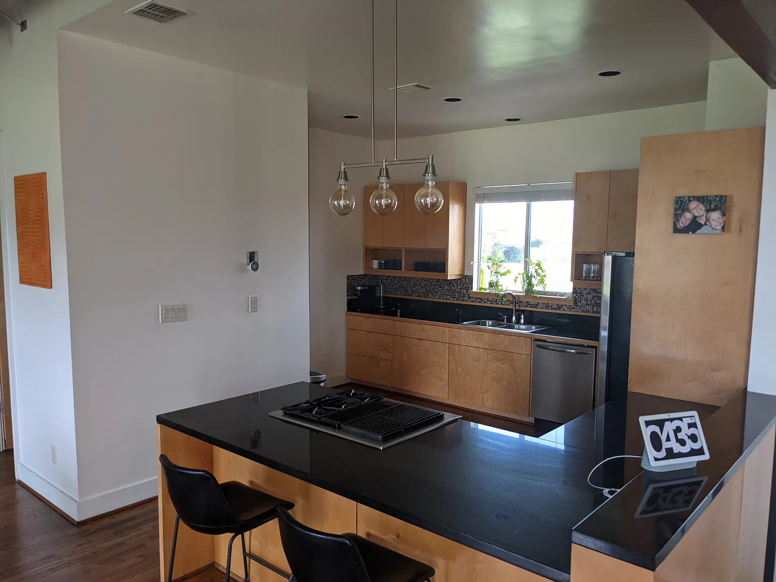 3 bed, 3.5 bath, 2082 sqft, $3,500 — Photo 4
