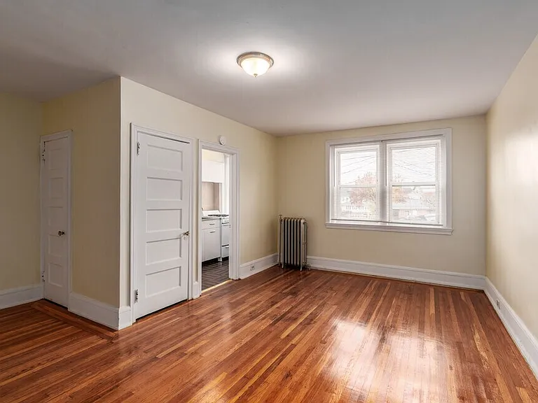 Stonehurst Apartments — Photo 6