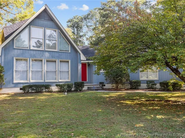 814 N Magnolia St, Raeford, NC 28376