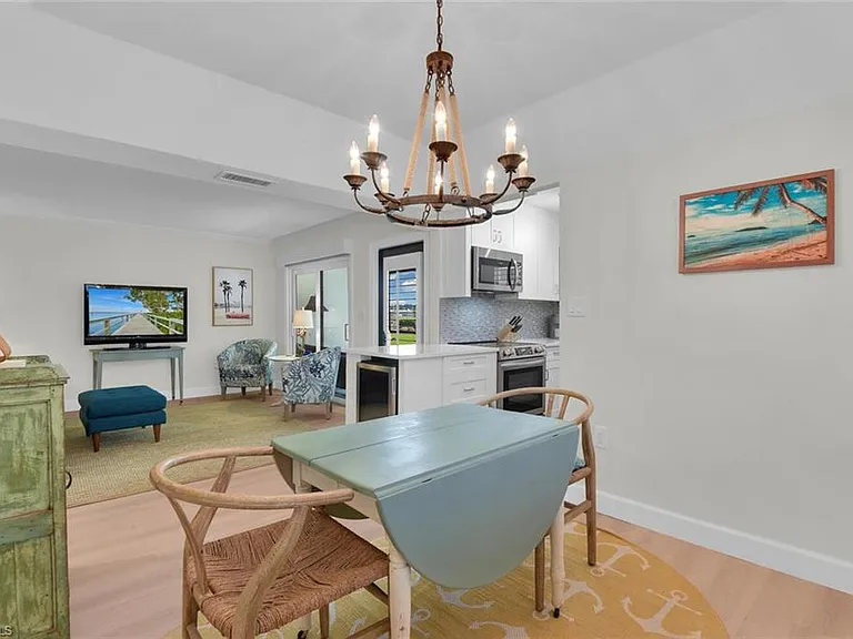 3200 Gulf Shore Blvd N #105 — Photo 11
