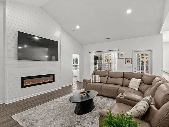 5th image of 216 Palm Terrace Loop