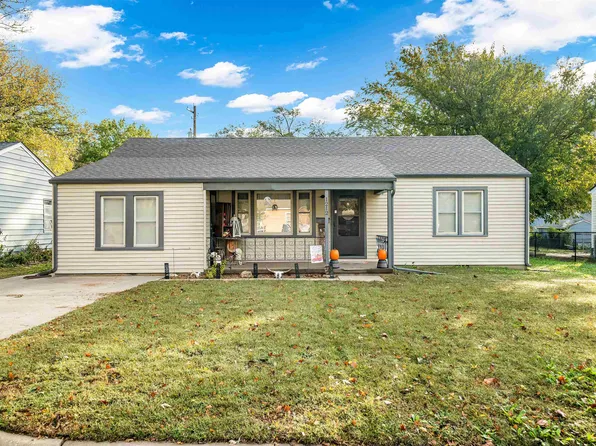 1212 Starkey St, Augusta, KS 67010