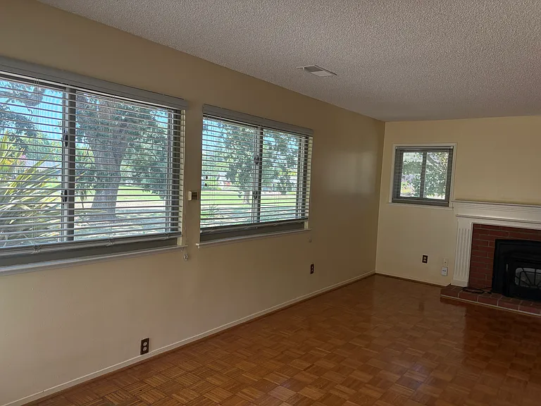 166 Oak Island Dr — Photo 4