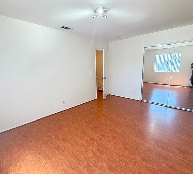 711 E Tujunga Ave #A — Photo 19