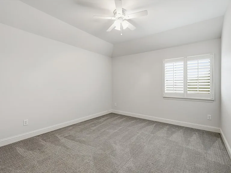 531 Sandy Ln — Photo 23