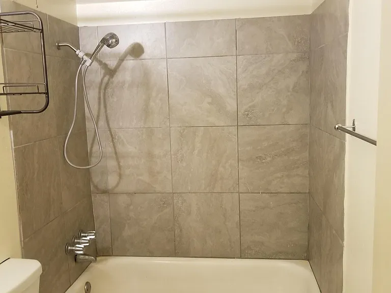 2774 N Fair Oaks Ave — Photo 9
