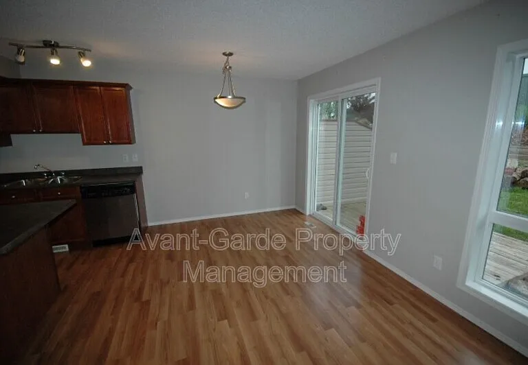 57 Vaughn Ave — Photo 5