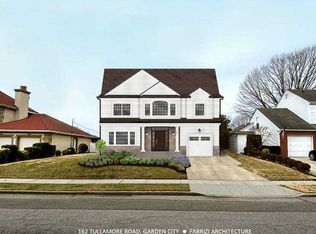 162 Tullamore Rd, Garden City, NY 11530