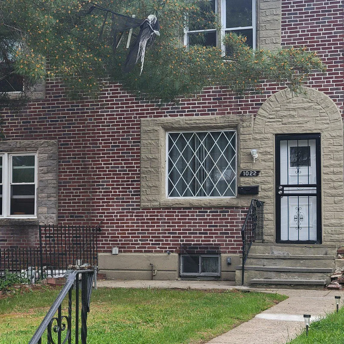 3 bed, 2.0 bath, 1120 sqft, $1,800 — Photo 1
